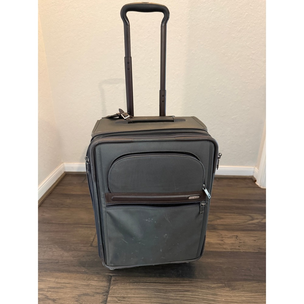 TUMI Alpha Expandable Spinner Suitcase Ballistic Nylon 4-Wheel Luggage gen‎ 4